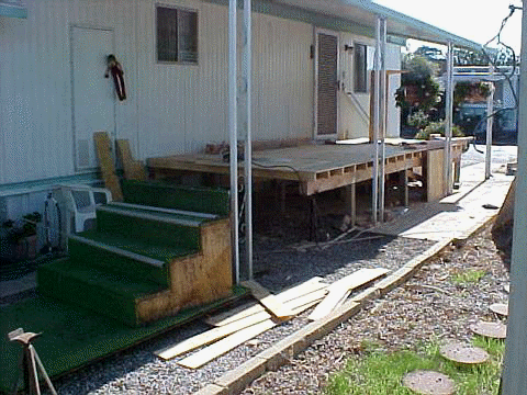 mhomeporch5.jpg (38762 bytes)